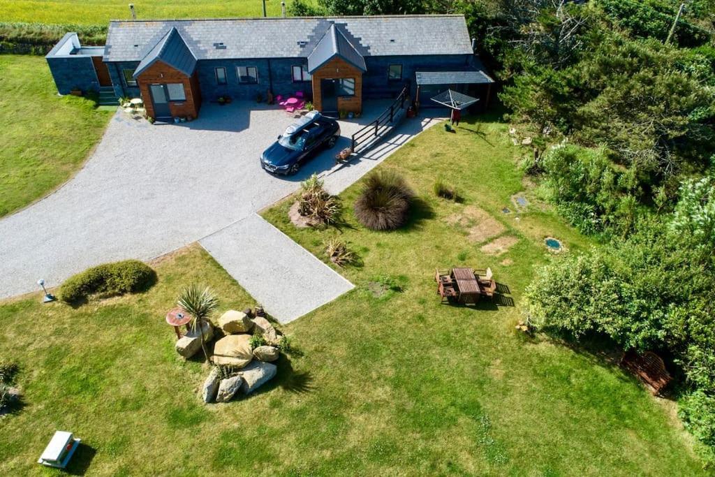 2 Bedroom Cottage Sleeps 4, With Pool Use, Sennen Exterior foto