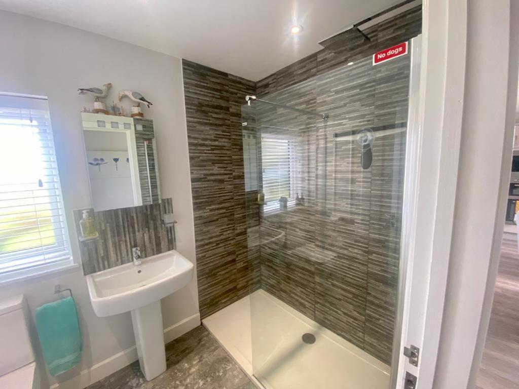 2 Bedroom Cottage Sleeps 4, With Pool Use, Sennen Exterior foto